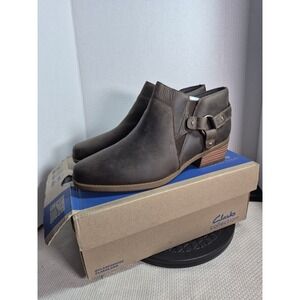 Clarks Womens Danyelle Gema Stacked Heel Oily Leather Booties, Taupe USA 9W NEW